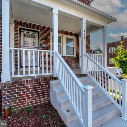 Image 2 - 646 North Augusta Avenue, Baltimore, MD 21229, USA - House for sale