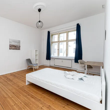 Rent this 4 bed room on Boxhagener Straße 49 in 10245 Berlin, Germany