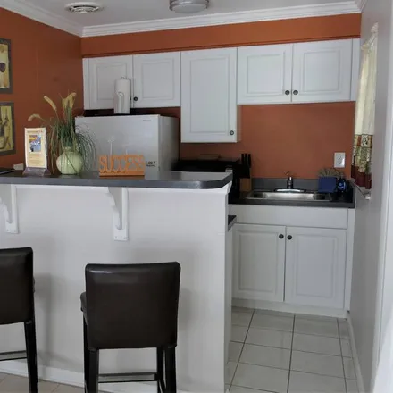 Image 7 - Cape Coral, FL - Apartment for rent