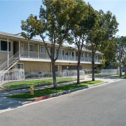 Image 5 - 301 East Mills Drive, Anaheim, CA 92805, USA - House for sale