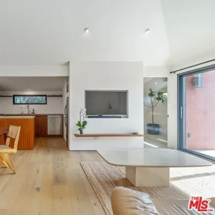 Image 3 - 1770 Ewing Street, Los Angeles, CA 90026, USA - House for rent