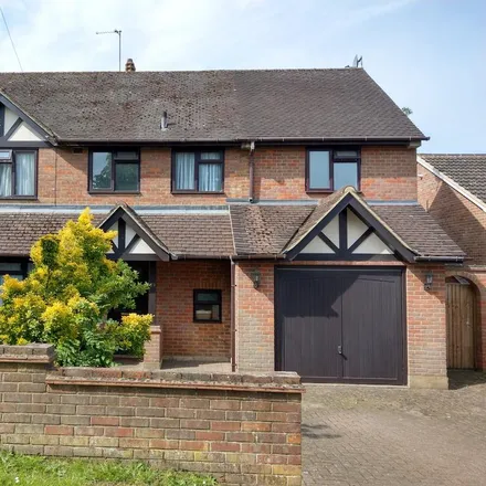 Rent this 4 bed house on Abbots Road in Abbots Langley, WD5 0AY