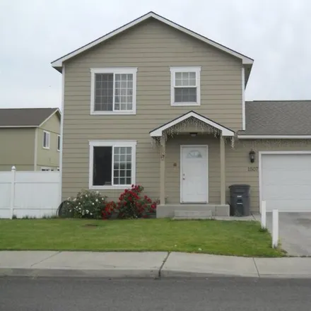 Buy this 3 bed house on 1355 Beckner Alley Road in Sunnyside, WA 98944