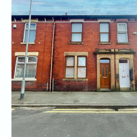 Buy this 4 bed townhouse on Brake Fit in Linton Street, Preston