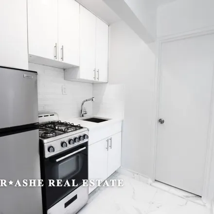 Rent this 1 bed townhouse on 149 East 62nd Street in New York, NY 10065