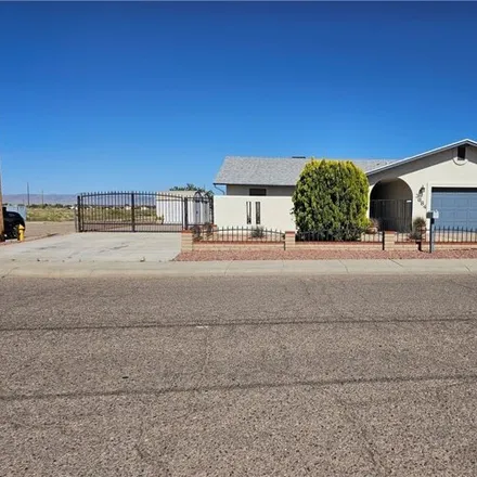 Buy this 3 bed house on 2416 Peart Avenue in Kingman, AZ 86401