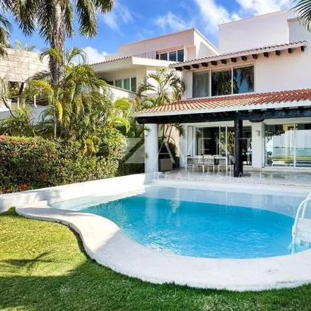 Rent this 4 bed house on Avenida Paraíso in Isla Dorada, 75500 Cancún