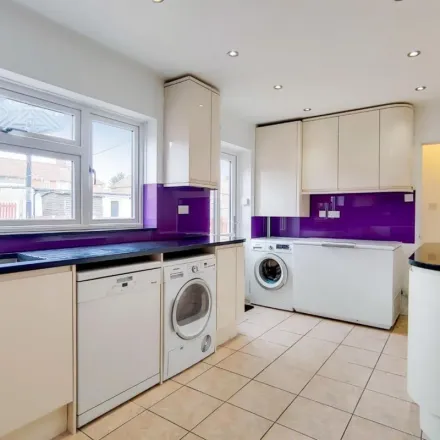 Rent this 5 bed apartment on Cody Close in Queensbury, London