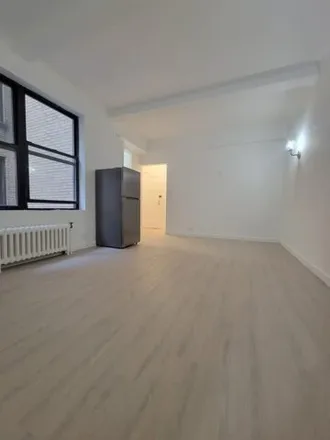 Image 4 - 201 East 35th Street, New York, NY 10016, USA - House for rent