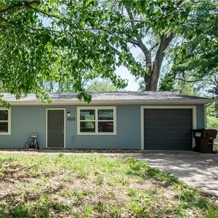 Buy this 3 bed house on 2732 Ponderosa Drive in Lawrence, KS 66046