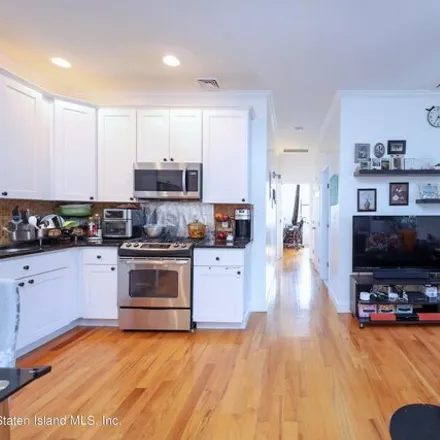 Image 7 - 1733 East 4th Street, New York, NY 11223, USA - Apartment for sale