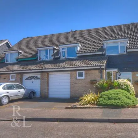 Buy this 4 bed duplex on Franklin Drive in Tollerton, NG12 4ER