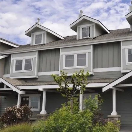 Buy this 3 bed condo on Northeast Skyview Drive in Pullman, WA 99163