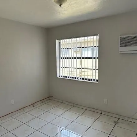 Image 3 - 110 West 26th Street, Hialeah, FL 33010, USA - Apartment for rent