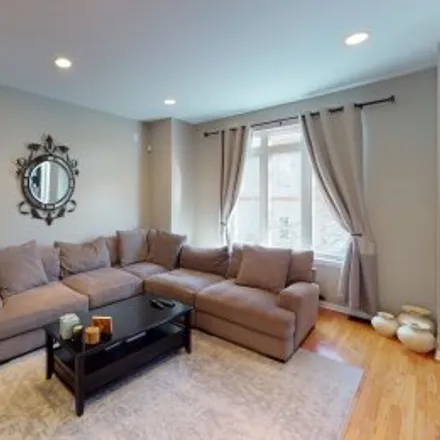 Rent this 3 bed apartment on #c,2331 North Lister Avenue in Logan Square, Chicago