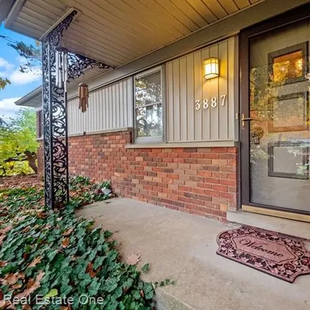 Image 3 - 3887 Stonecrest Road, West Bloomfield Township, MI 48322, USA - House for sale