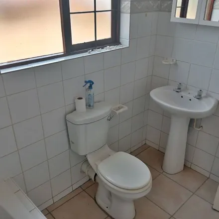 Rent this 3 bed townhouse on unnamed road in Langenhovenpark, Bloemfontein
