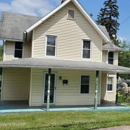 Buy this 4 bed house on 49 Woodlawn Avenue in Dallas, Luzerne County