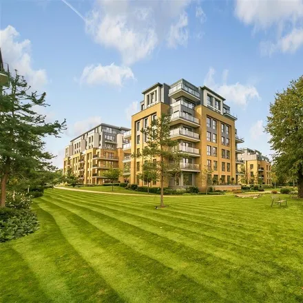 Rent this 3 bed apartment on Haymarket House in 1-47 Broom Road, London