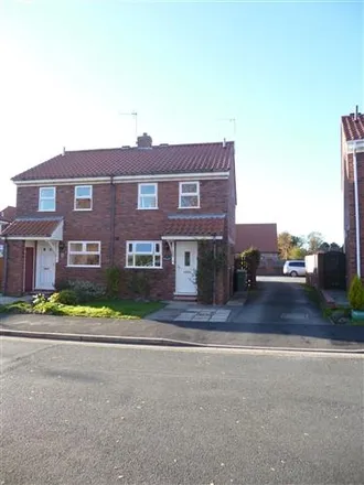 Rent this 3 bed duplex on Minster Avenue in Beverley, HU17 0NL