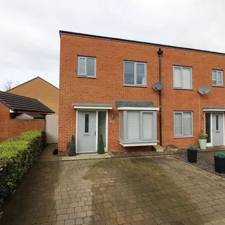 Rent this 3 bed duplex on Paton Way in Darlington, DL1 1LP