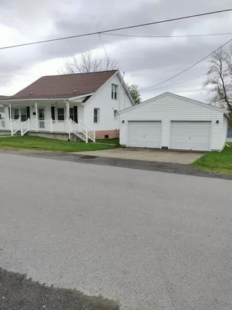 Buy this 4 bed house on 1155 Bluefield Avenue in Mercer County, WV 24740
