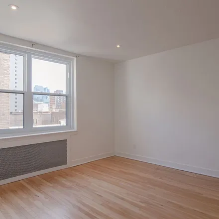 Rent this 2 bed apartment on 2076 Avenue Lincoln in Montreal, QC H3H 2G8