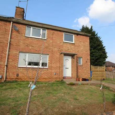 Rent this 3 bed duplex on Hillcrest Avenue in Burton Latimer, NN15 5QE