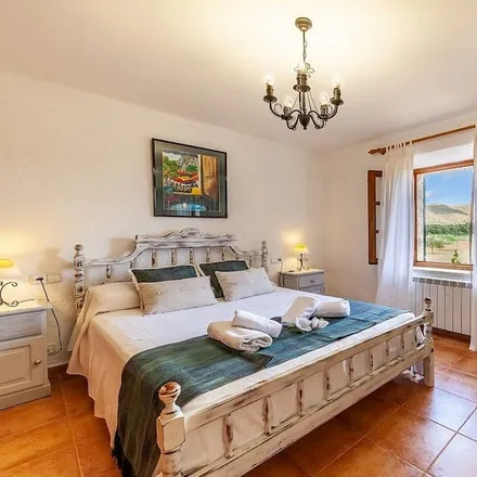 Rent this 5 bed house on Carrer de Pollença in 07011 Palma, Spain