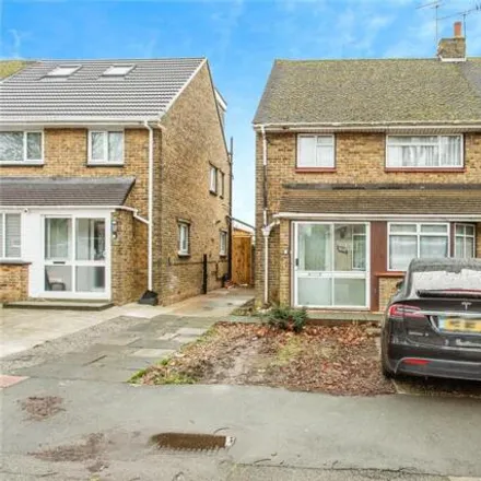 Buy this 3 bed duplex on Norwich Avenue in Southend-on-Sea, SS2 4DH