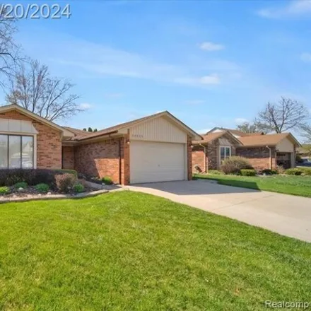 Image 2 - 38659 Filly Drive, Sterling Heights, MI 48310, USA - House for sale