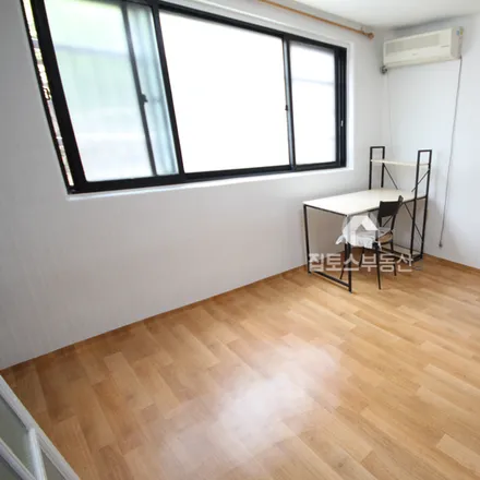 Rent this studio apartment on 서울특별시 강남구 청담동 11-24