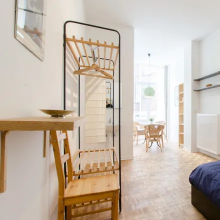 Rent this 8 bed room on Rue du Noyer - Notelaarsstraat / Rue du Noyer - Notelaarstraat 155 in Brussels, Belgium