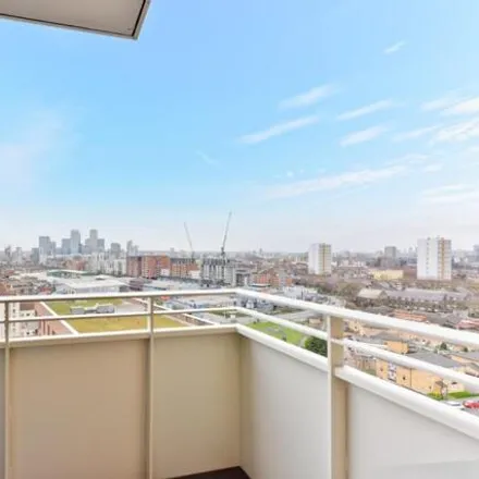 Image 4 - Ivy Point, 5 Hannaford Walk, London, E3 3SU, United Kingdom - Apartment for rent