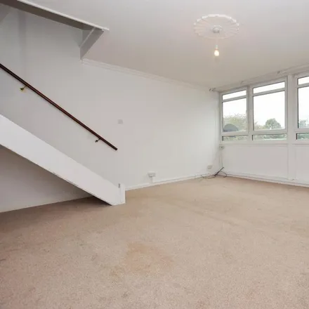 Rent this 3 bed apartment on Voltaire in London, SE5 7DD
