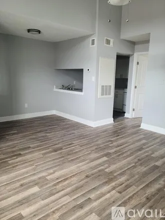 Rent this 1 bed apartment on 2513 Pasadena Ave