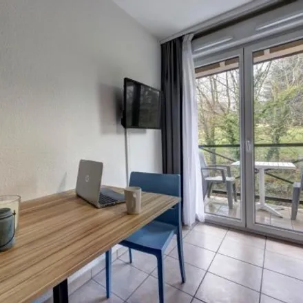 Rent this studio apartment on 255 Rue de Plan in 01220 Divonne-les-Bains, France