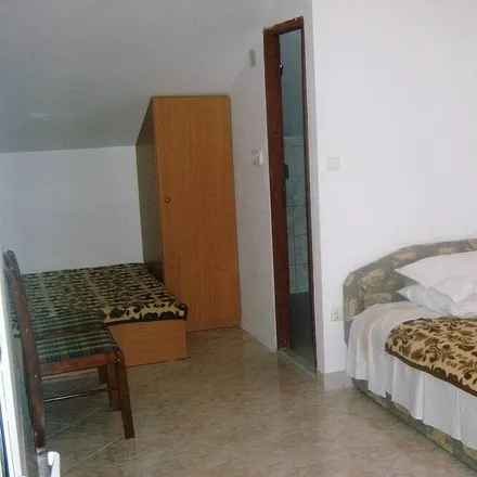 Rent this studio apartment on 21403 Općina Sutivan