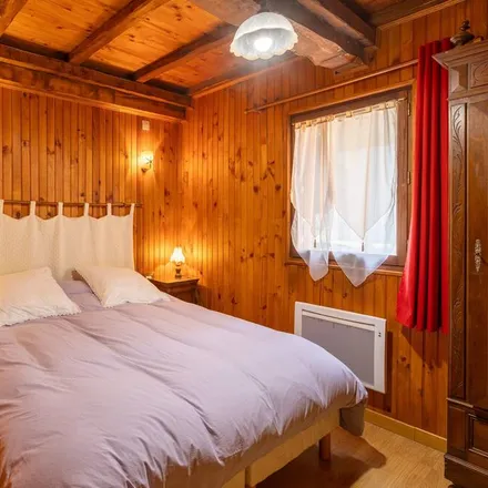 Rent this 4 bed house on Formiguères in Plaça de la Iglesia, 66210 Formiguères