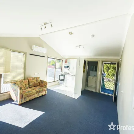 Rent this 1 bed apartment on Motel 359 in Goonoo Goonoo Road, Hillvue NSW 2340