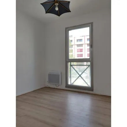 Image 4 - 110 Rue du Commandant Rolland, 13008 8e Arrondissement, France - Apartment for rent