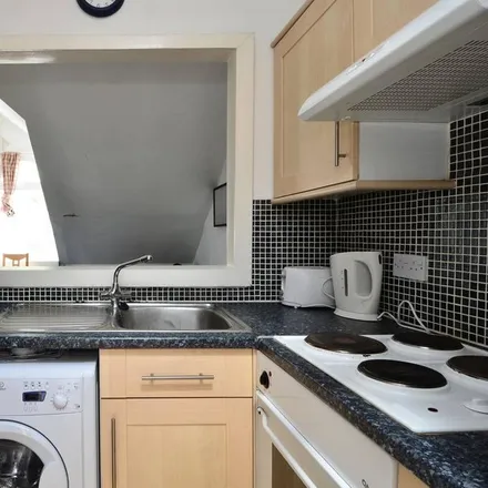 Rent this 2 bed apartment on Kempsford Gardens in London, SW5 9JH