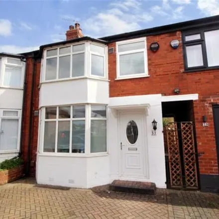 Buy this 2 bed townhouse on St Ives Avenue in Cheadle, SK8 2HF