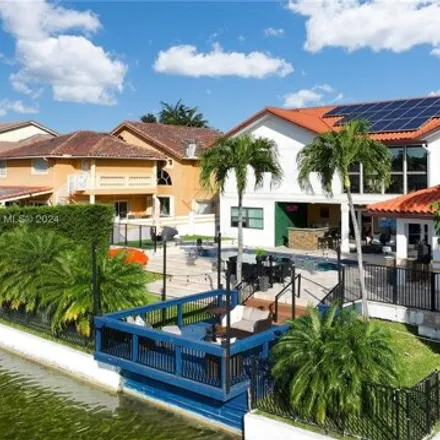 Image 4 - 8462 Northwest 168th Terrace, Miami Lakes, FL 33016, USA - House for sale