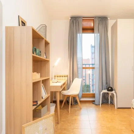 Rent this 3 bed room on Via dei Missaglia in 13, 20141 Milan MI