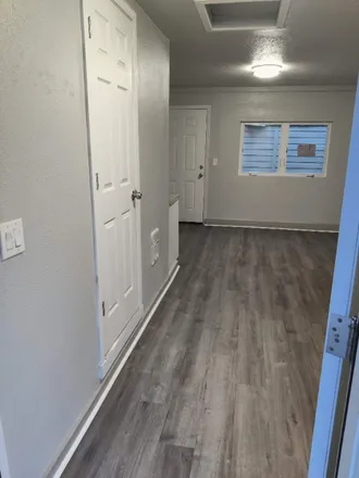 Rent this studio house on 316 127th St S