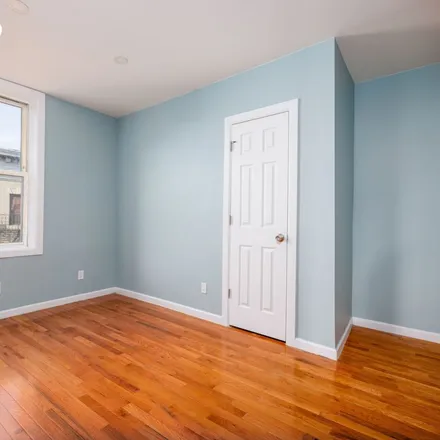 Rent this 3 bed apartment on 3109 Sedgwick Avenue in New York, NY 10463