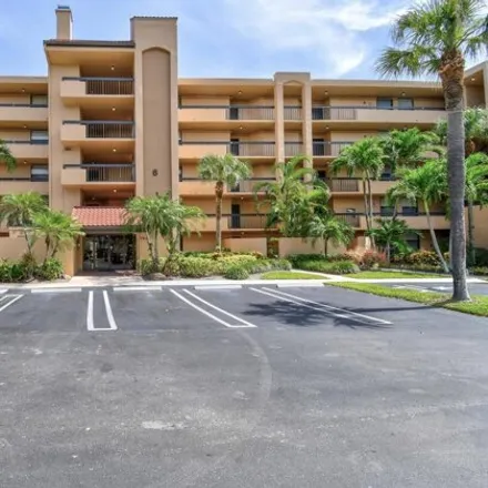 Rent this 2 bed condo on 310 Egret Circle in Delray Beach, FL 33444