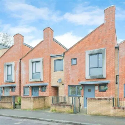 Buy this 3 bed townhouse on 59 Arnold Road in Eastleigh, SO50 5RR