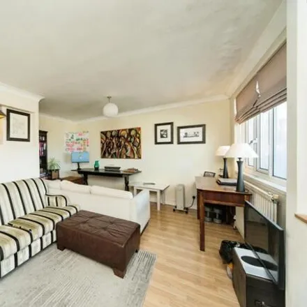 Image 3 - Fourth Avenue, Kingsway, Hove, BN3 2RR, United Kingdom - Apartment for sale